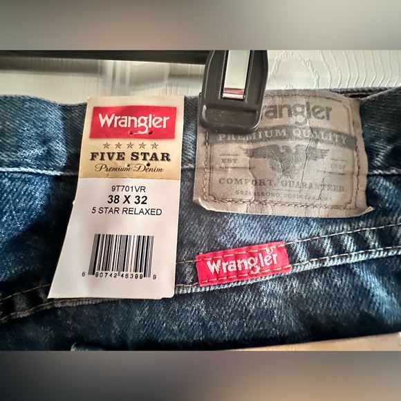 NWT WRANGLER® FIVE STAR PREMIUM DENIM RELAXED FIT JEAN IN VINTAGE 38 X 32 - Picture 8 of 8
